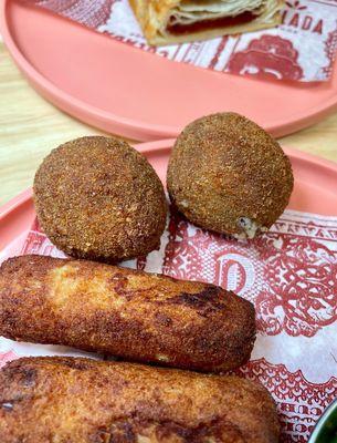 CORN & MUSHROOM CROQUETA