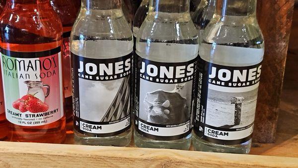 Jones cane sugar soda // flavor: cream soda