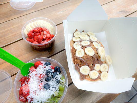 Patriot Bowl Banana and Nutella Pancakes Classic Bowl