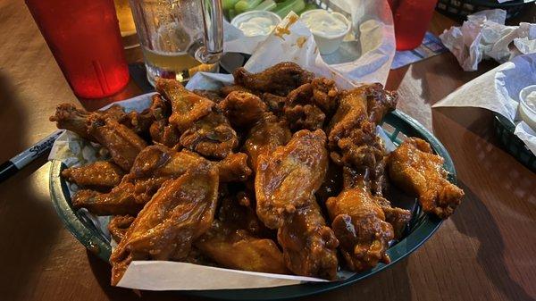 30, yes THIRTY, hot wings.