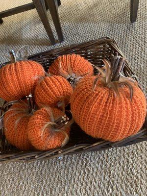 Knit pumpkins