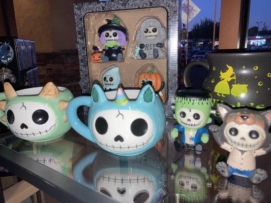 Furrybones mugs and a "new" halloween set