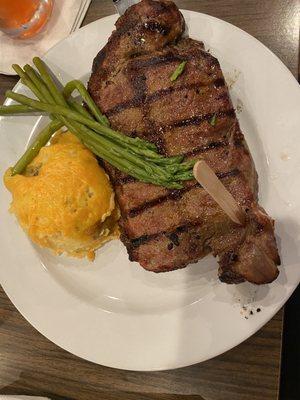 New York strip 16 oz garlic mashed potatoes and asparagus