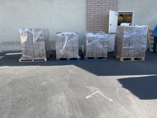 No limit to how many pallets we can ship! Any additional pallet can be shipped at an incremental rate after the first one!