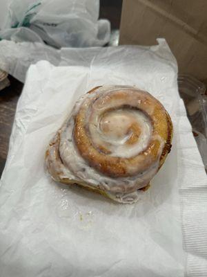 Cinnamon roll (instagram: @issa.cheatday)