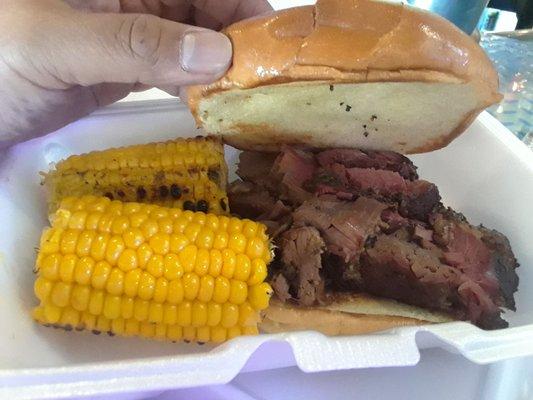 Sliced Brisket sandwich is good.   4 stars