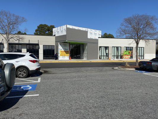 Tidewater Eye Center has moved to the same building as The Therapy Network. The building is getting a nice facelift.