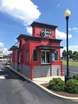 What a cute little drive thru & step up coffee shack. It must be pretty new as it is spotlessly clean - inside and out.