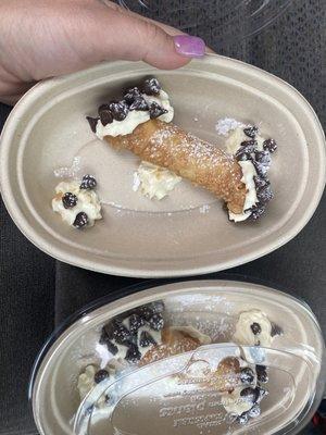 Cannoli, Disgusting went in trash, Tasted like over whipped whip cream