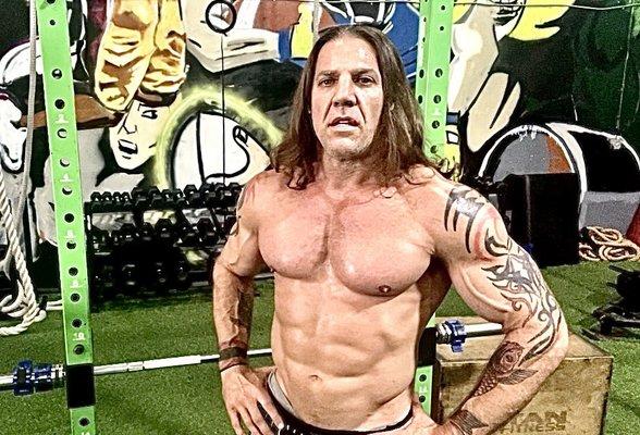 Trainer and Owner of Hyperswole Gym Jacksonville Florida Matthew Thornton