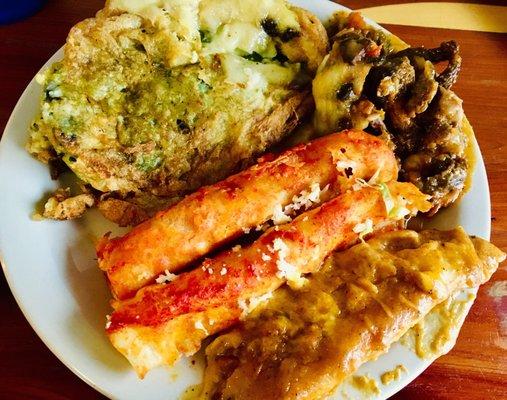 Lunch buffet (cheese Relleno, cheese enchilada, taquito, beef)