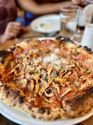 Chanterelle mushroom pizza