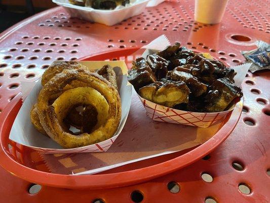 Rib tips and onion rings