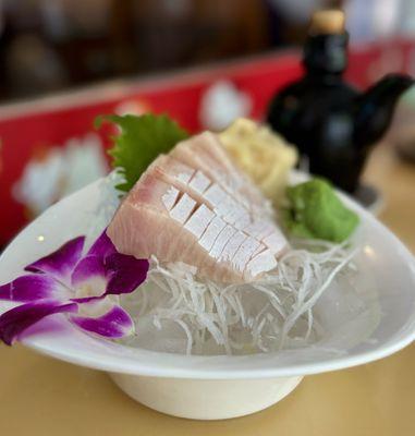 Hamachi Toro Sashimi (4 pc-$16)