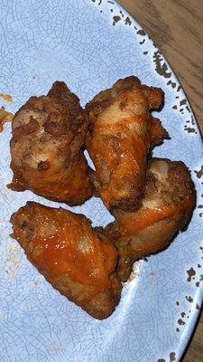 Chicken Wings. NO SAUCE NO FLAVOR