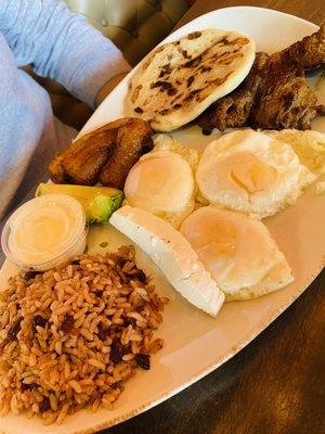 One of their Desayunos (Breakfast Platter).