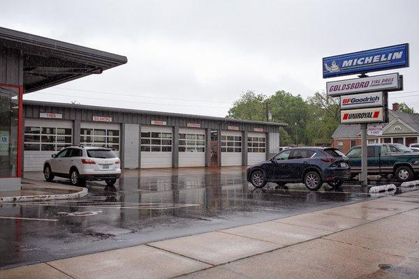 Goldsboro Tire Pros is located on N George St and here for all of your tire needs!