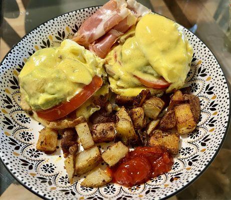 Takeout veggie benedict - plated up! That hollandaise was incredible. Added my own jamon.