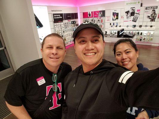 Great customer service. Thank you David for helping us with our transition to T mobile. We are happy we made the switch.