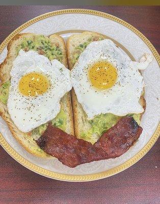 AVOCADO TOAST WITH SUNNY SIDE