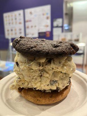 Cookies & cream ice cream sandwiched between Double Chocolate Chunk Cookie and Chocolate Chunk Cookie.