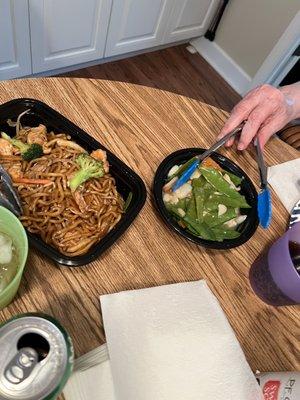 Lo mein and ck with pea pods