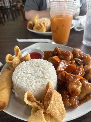 Lunch Menu General Tsos Chicken and Tai Thai Iced Tea