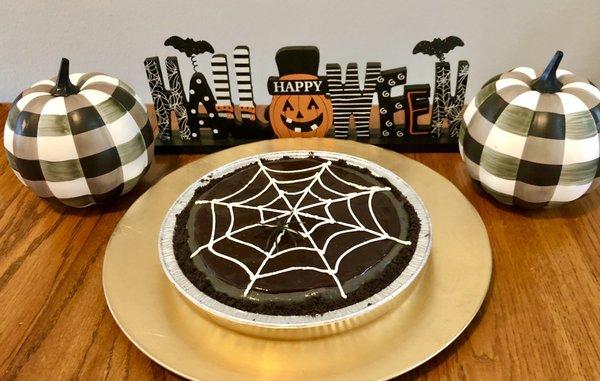 Halloween ice cream pie: midnight web--Oreo crust, midnight ice cream, chocolate ganache