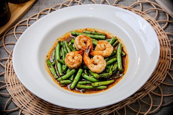 Pad Prik King
Sauteed string bean in spicy chili paste.