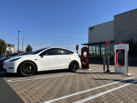 Tesla Supercharger - Roseville