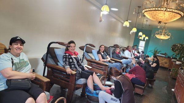 Took my 4 sisters to my favorite salon for pedicures. Quality family time at a quality salon. Thank you Oasis Nails.