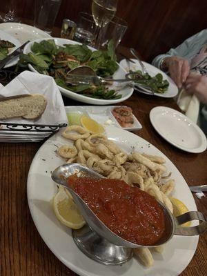 Fried calamari's and spinach salad