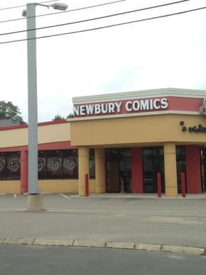 Norwood Newbury Comics -- 859 Providence Highway / Route 1, Norwood            Storefront