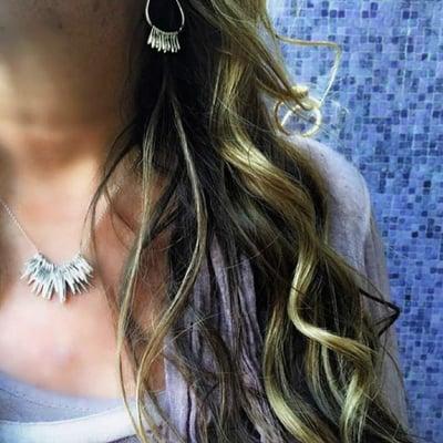 Beachy waves paired with beautiful Kit Heath jewelry.