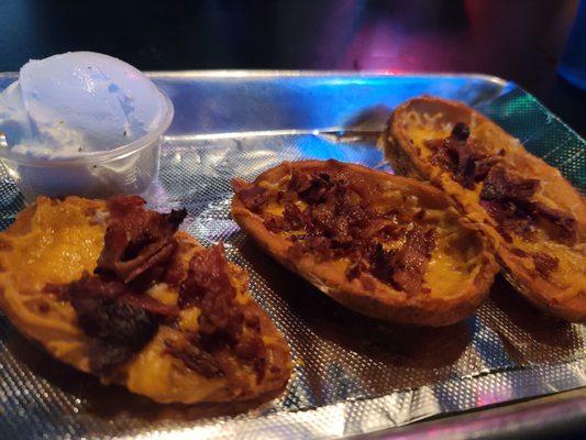 Potato skins. Really good. Just wished there was more.