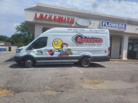 Come check out our full service locksmith shop at 862 Goodman Rd E Southaven Ms 38671      or call us at 901 359 5397..thanks