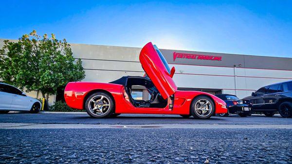 Cal's Chevrolet Corvette C5 convertible from California with lambo vertical door conversion kit by Vertical Doors, Inc, VDCCHEVYCOR9704, LS1