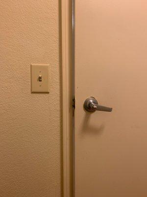 bathroom door doesn't shut