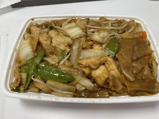 Delicious chicken chow fun