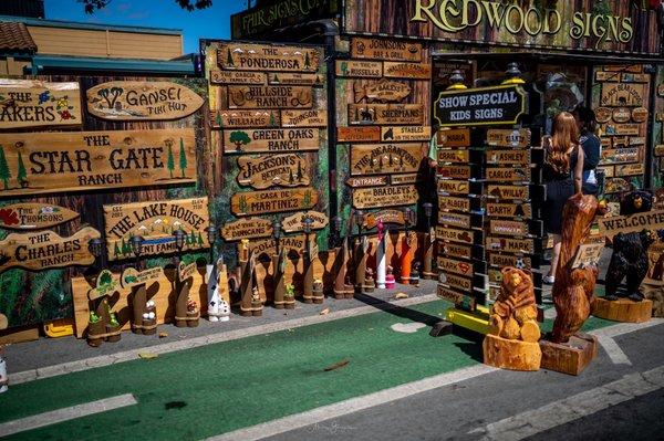 Customizable redwood signs