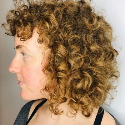 Curly hair by Moira