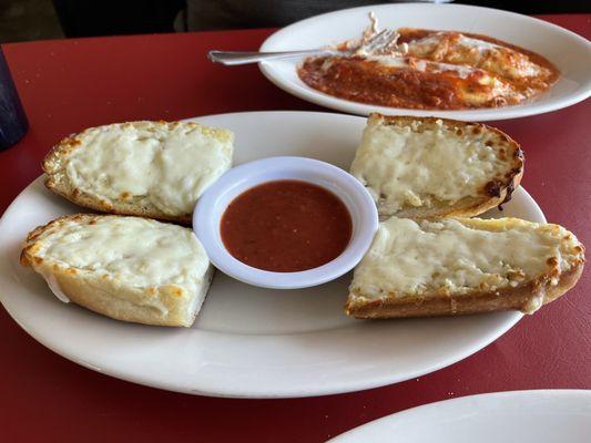 Garlic bread with cheese