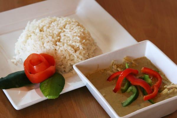 Chicken Green Curry with Steamed Rice