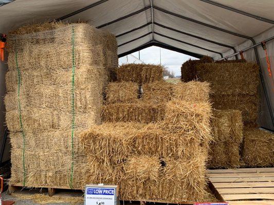 Well, i can finally say i saw hay stacks in person