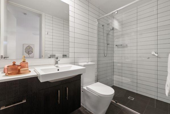 bathroom remodel, unique tiling patter