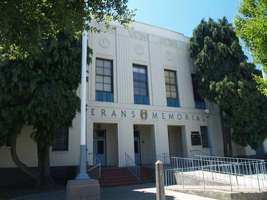 Hayward Veterans Memorial Building