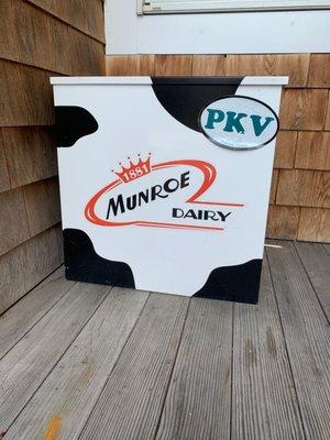 Dairy cooler box