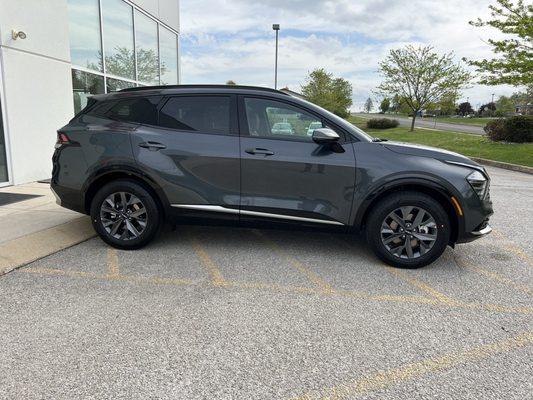 Side view of the Sportage