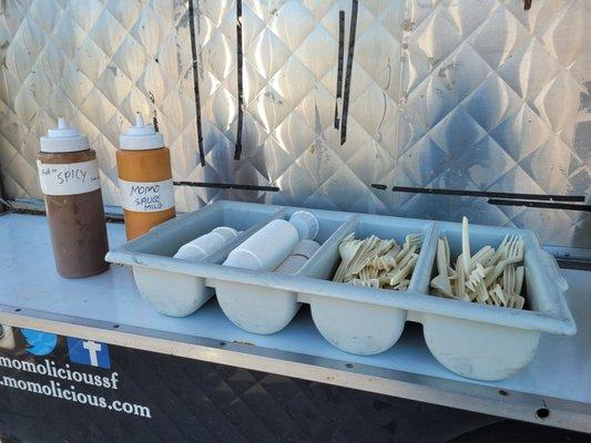 condiments, utensils