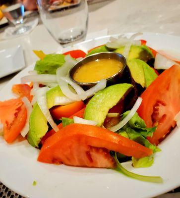 Avocado salad